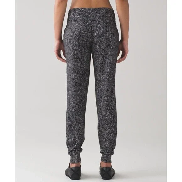 Women's Lululemon Ready To Rulu Pant Running Luon Jacquard Black White Size 4 - Picture 3 of 12